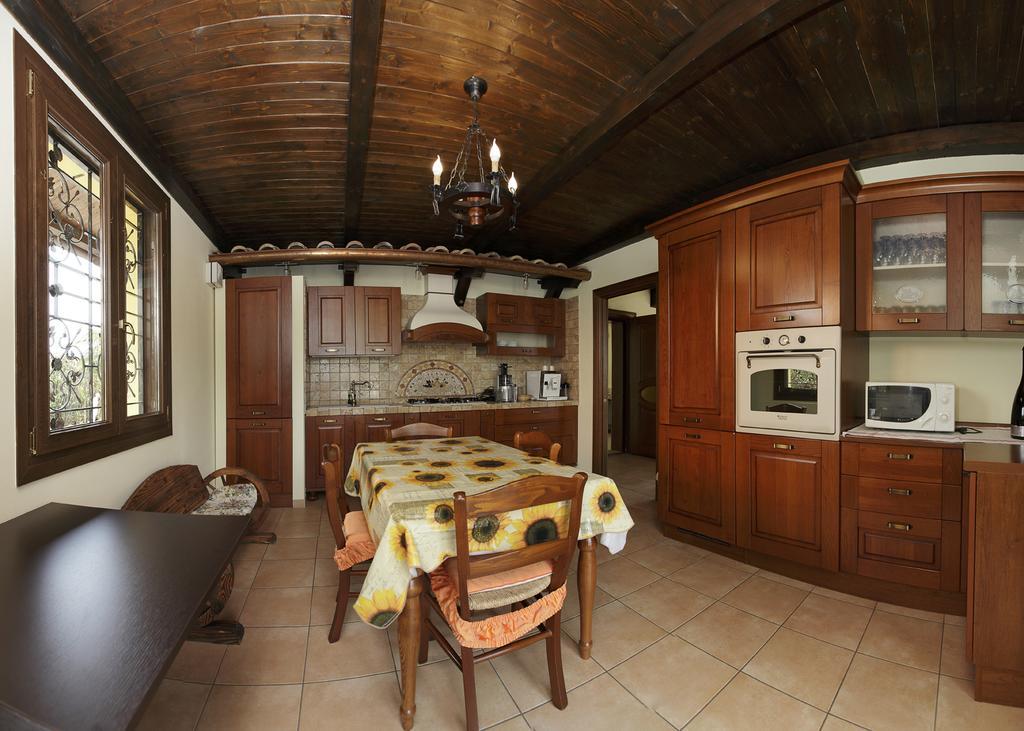 Borgo Dei Sensi Bed & Breakfast Casumaro ภายนอก รูปภาพ